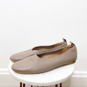 Everlane mocha taupe colored day glove flats